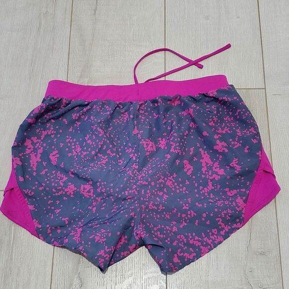 UNDER ARMOR Fly-By Printed Shorts, Sz S, Inseam 3", Loose, Purple/Pink - Picture 5 of 12